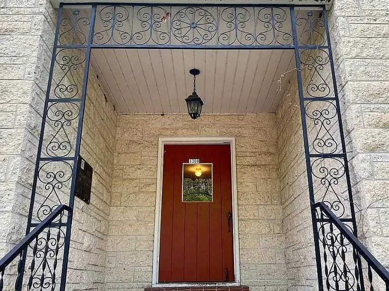 3300 Tom Green St #3 — Photo 26