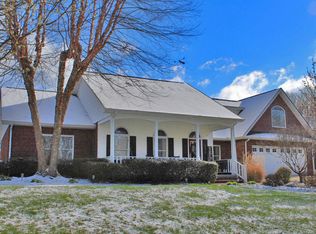 1079 E Appletree Rd, Stearns, KY 42647