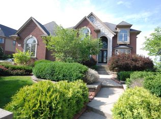 5121 Parkgate Dr, Commerce Township, MI