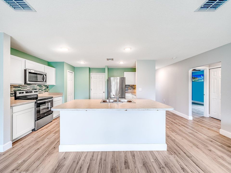 1st image of 451 NW Biltmore Street