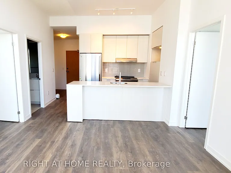 2520 Eglinton Ave W #1901 — Photo 32