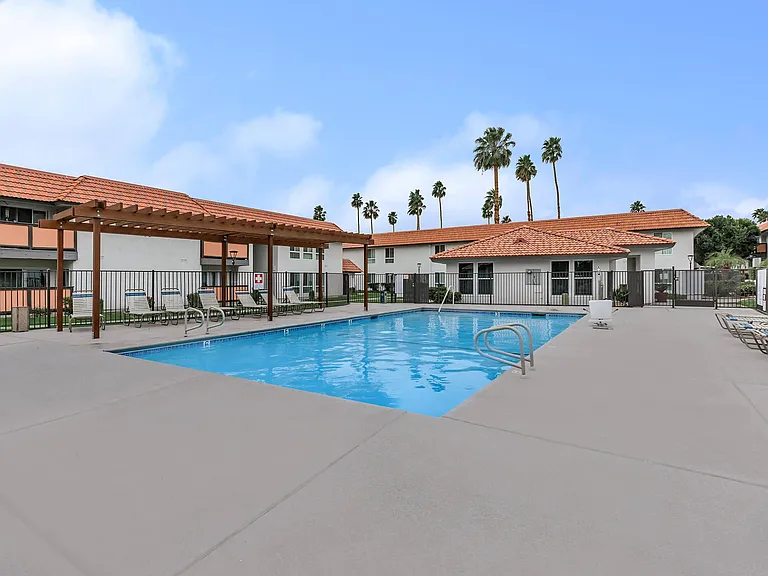 Pacific Palms — Photo 20