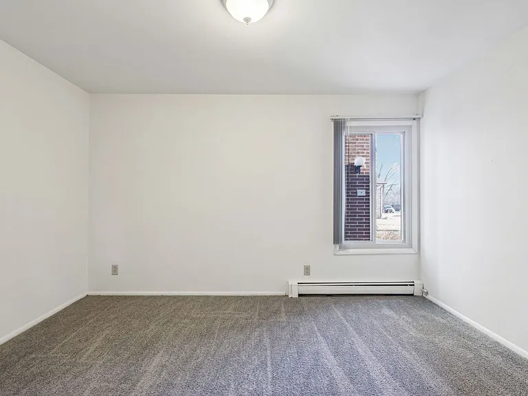 Mayfair Apartments — Photo 20