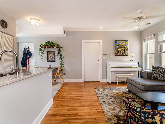 4th image of 2861 W Leland Ave #3