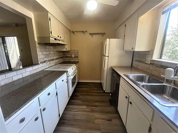 3rd image of 505 Green Mountain Dr #39