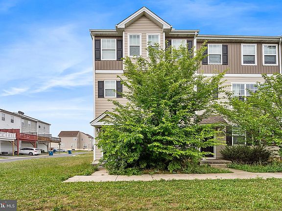 2nd image of 39 Tyndall Trl