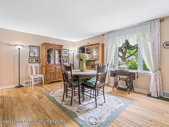 4th image of 605 W Higham St