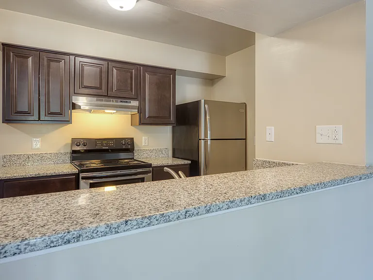 North Beach Apartments — Photo 17