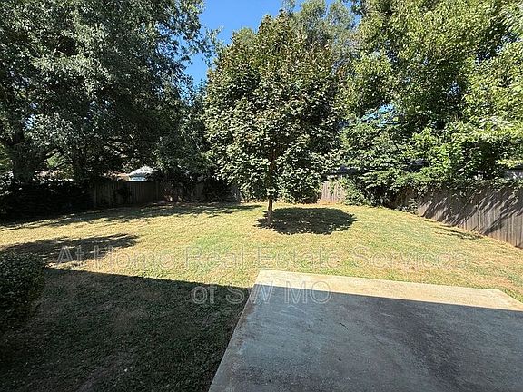 2nd image of 2027 S Kentwood Ave