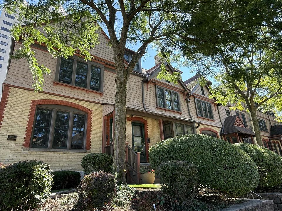 1st image of 1630 North Farwell AVENUE