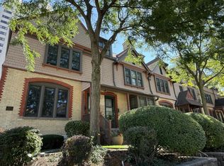 1630 N Farwell Ave, Milwaukee, WI 53202
