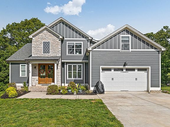 2nd image of 6334 Breezy Hollow Ln