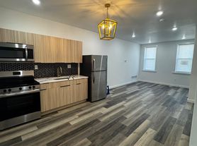 104 W Ontario St, Philadelphia, PA