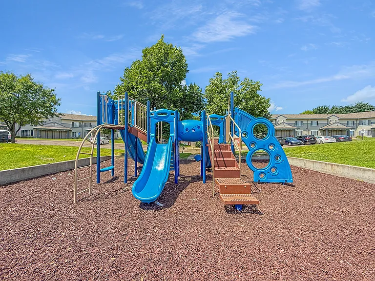 Lakeview Commons — Photo 15