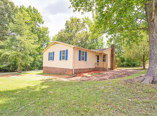 1911 Pinehaven Street Ext, Laurens, SC 29360