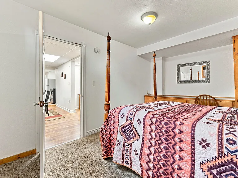 200 E 25th St #2 — Photo 7