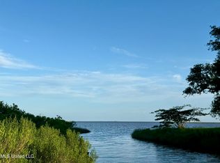 2101 Sandalwood Pl, Gautier, MS 39553