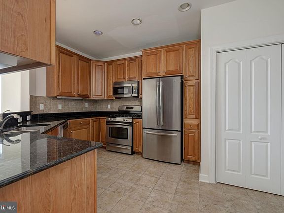 5th image of 400 Cameron Station Blvd APT 328