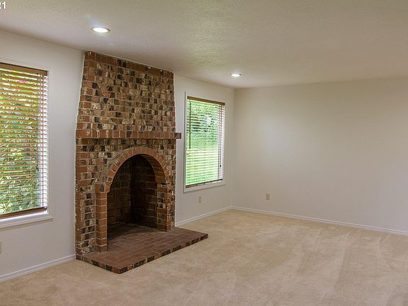 5th image of 22812 NE 237th Ave