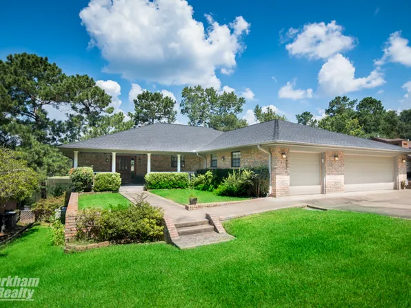 1927 E Lake Dr, Huntsville, TX 77340