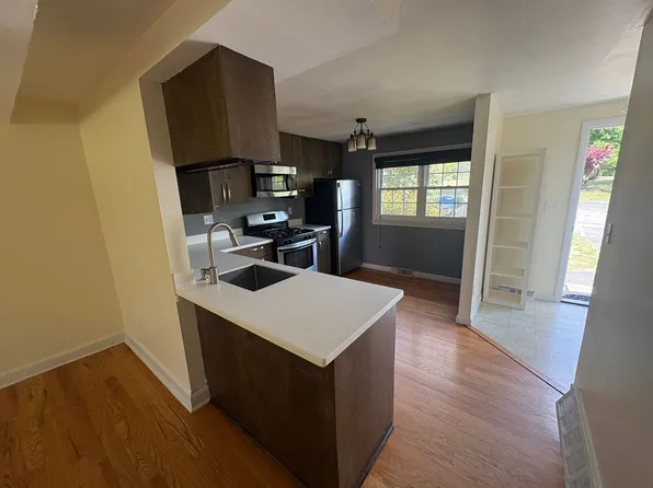 19 Hemlock Cir, Millis, MA 02054