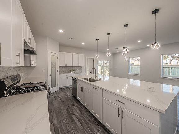 3rd image of 6315 Kemrock Dr