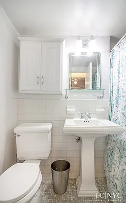 Rented by Keller Williams NYC | media 22