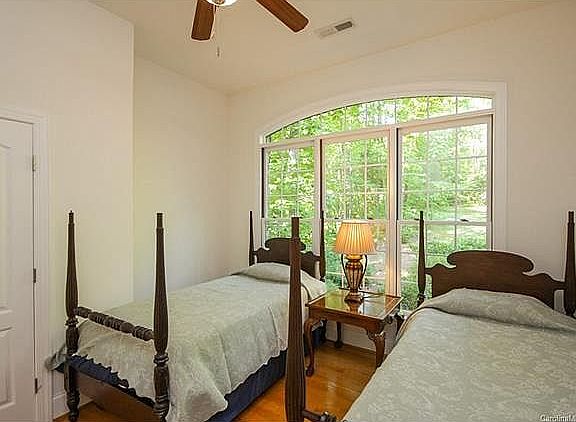5th image of 4616 Birdsong Dr