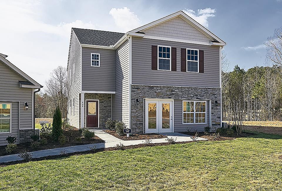 1st image of 2420 Lily Dr