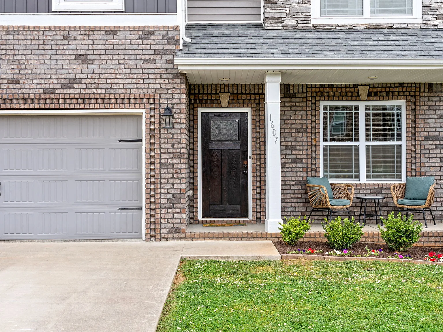 4 bed, 2.5 bath, 2214 sqft, $2,500 — Photo 4
