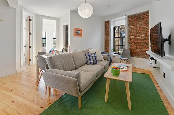 Rented by Roomors Living Inc | media 11