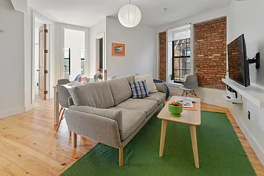 Rented by Roomors Living Inc