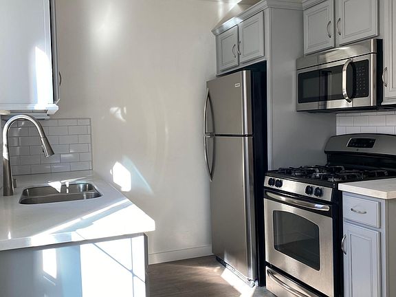 5th image of 4524 Wilson Ave Unit 102