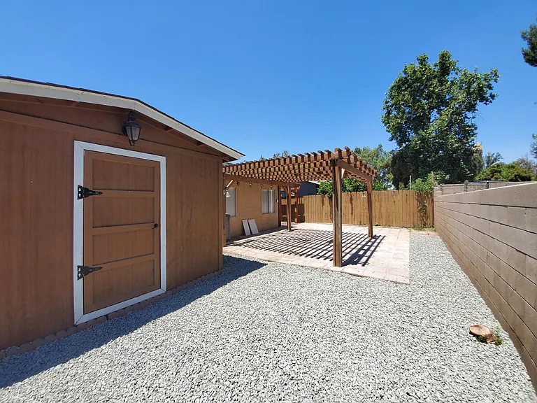 4205 Noyer Ln — Photo 12