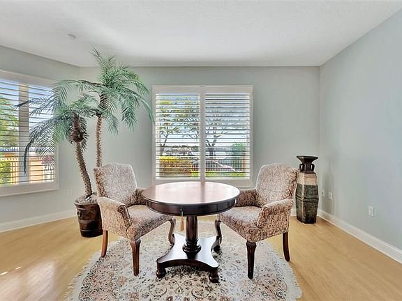 5th image of 515 5th Ave NE #515
