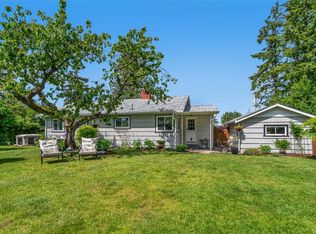 380 Hirst Ave W, Parksville, BC V9P 1K4