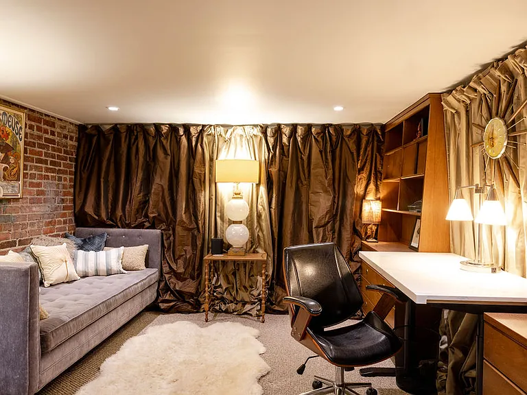 Flex Room with Desk and Daybed