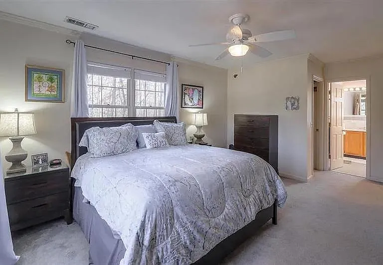 555 Greenland Rd — Photo 20