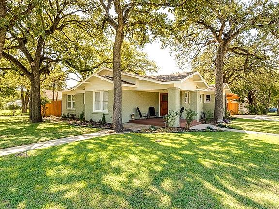 2nd image of 1615 Bluebonnet Dr