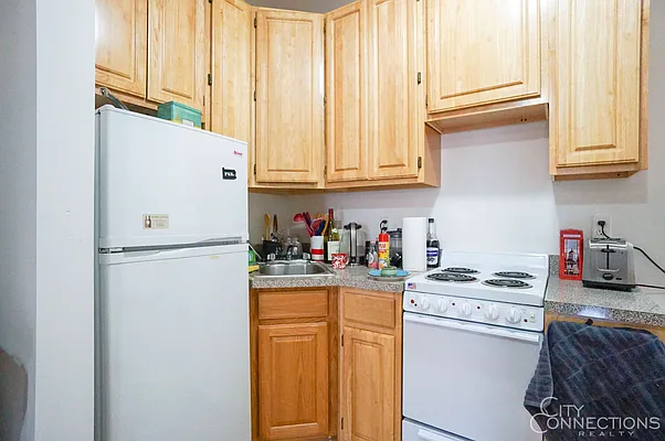 Rented by City Connections Realty | media 33