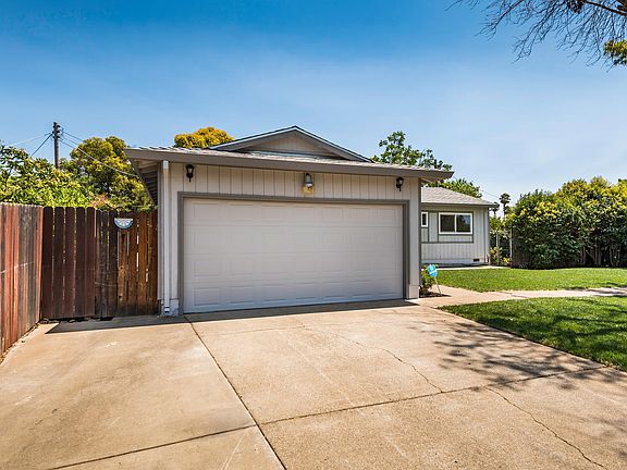 3rd image of 3236 Portsmouth Dr