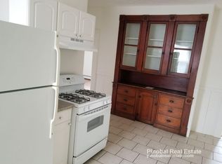 213 White St APT 2R, Lowell, MA 01854