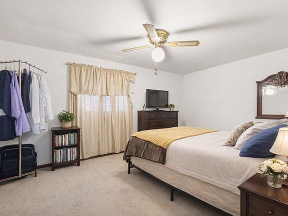 5th image of 236 Garfield Ave