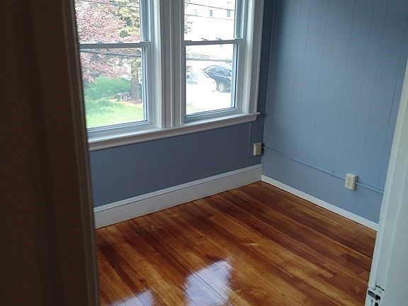3rd image of 2 Bayard St #2