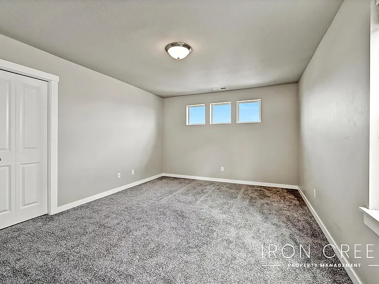 2229 E Kamay Dr — Photo 18