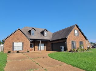 1904 Manor Place Dr, Hernando, MS 38632