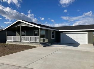 3027 SW Terrace Dr, Pendleton, OR 97801
