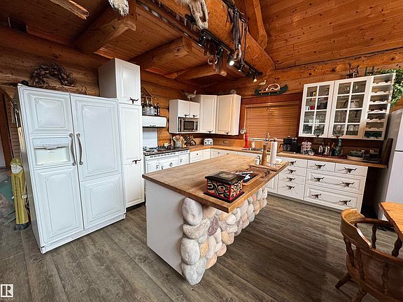 4th image of 63116 Range Rd #255-68