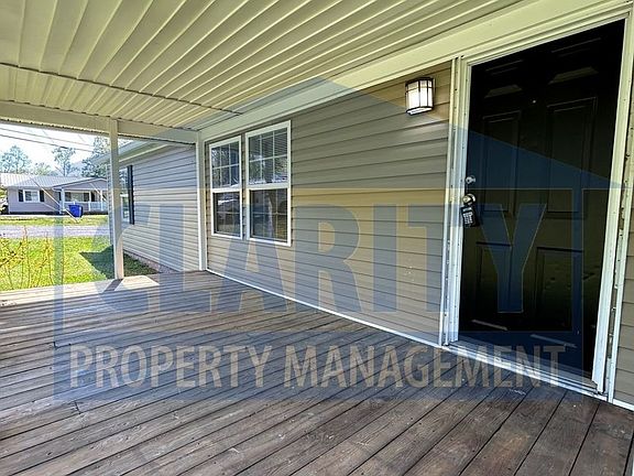 5th image of 2498 Carroll Ave SE