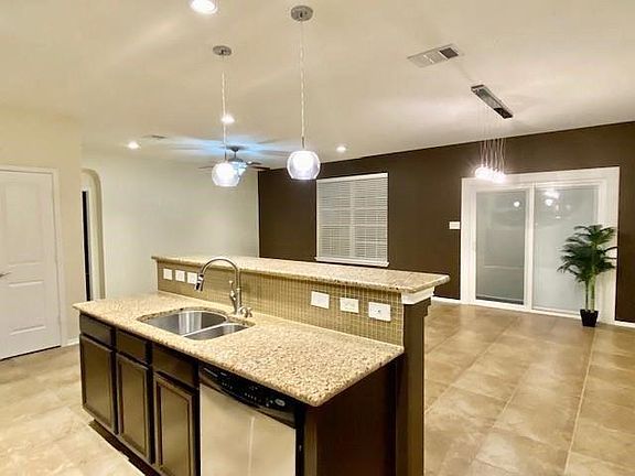 2nd image of 1017 Hyde Park Dr